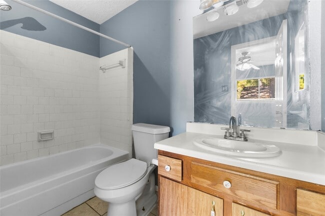 Building Photo - 23202 Summergate Dr