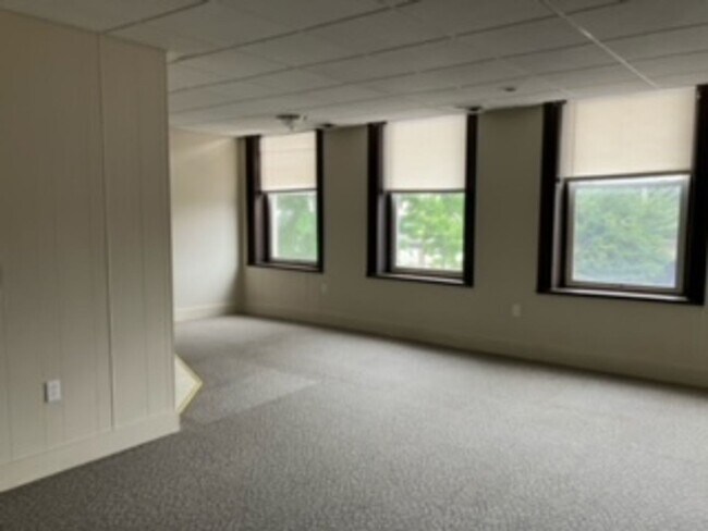 Building Photo - 806-808 Cumberland St