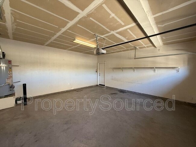 Building Photo - 388 Crescent Moon Dr