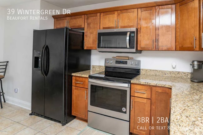 Building Photo - 39 Wintergreen Dr