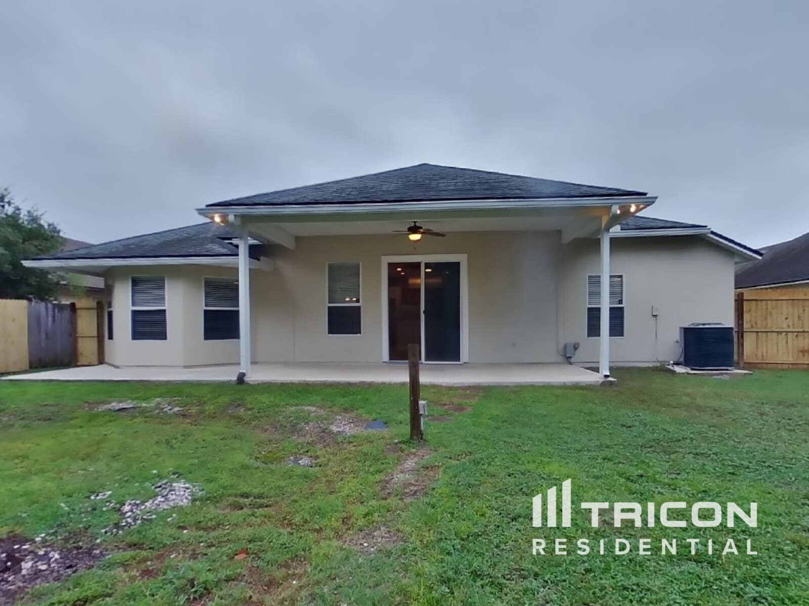 Building Photo - 10768 Stanton Hills Dr E