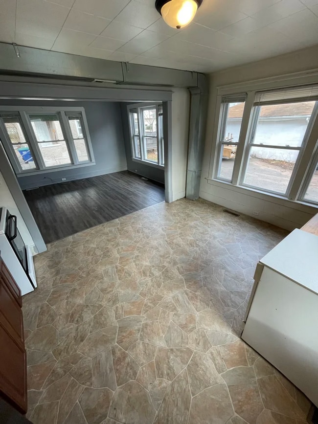 Building Photo - Click the “Apply Now” button or email wapmrentals@gmail.com for a prompt response.