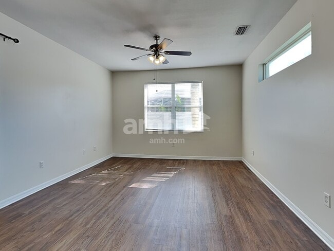 Building Photo - 6244 Macaw Glen