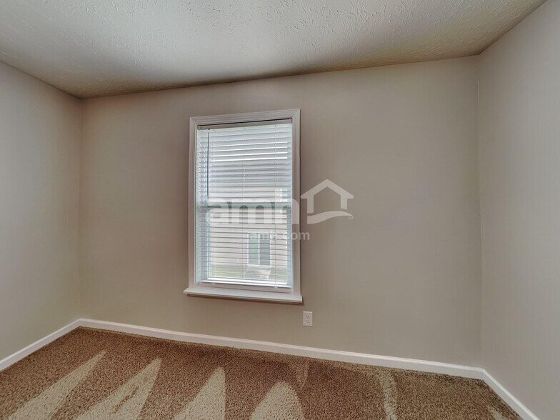 Building Photo - 2364 Blackthorn Dr