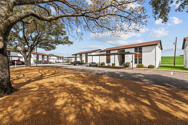 Building Photo - Move-In Ready Living at The Ashton on 287: Fully Furnished Apartments with Utilities Included