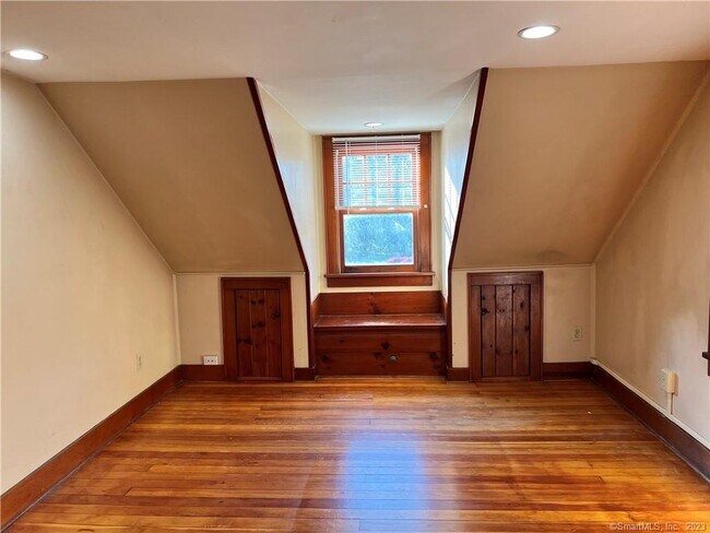 Building Photo - 227 Danbury Rd