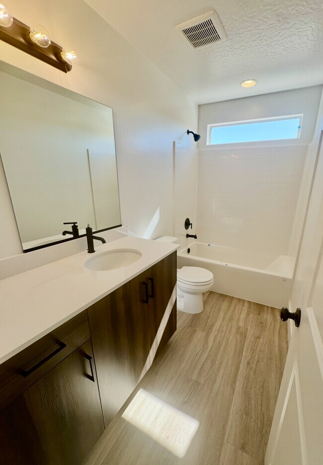 Building Photo - 5718 S Weehawken Ln
