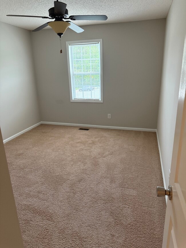 Building Photo - 1222 Cross Creek Cir