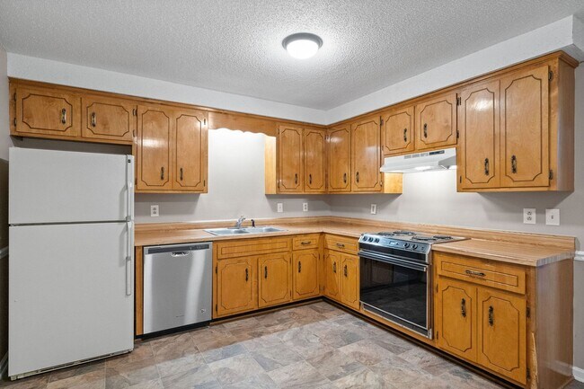 Building Photo - 405 Cook Dr
