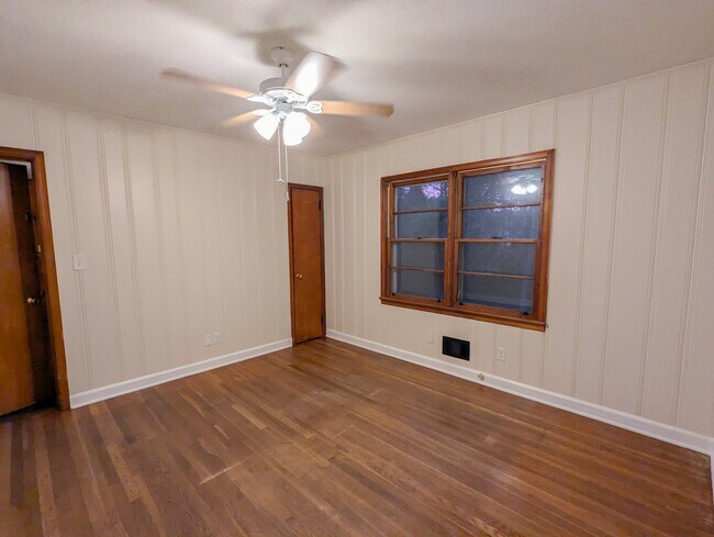 Building Photo - 2019 Bramblewood Dr NE