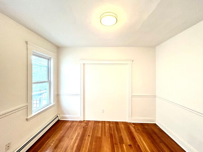 Building Photo - 11 Harold St