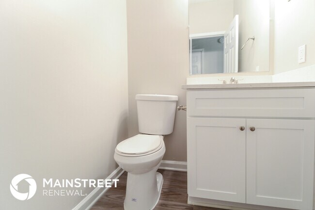 Building Photo - 530 Riverbirch Trce