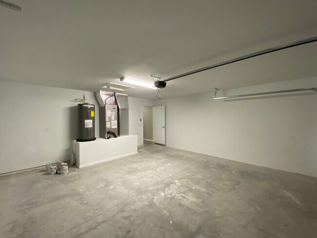 Building Photo - Custom Home - Desirable SW Dunnellon Neighborhood 3/2/2 **Won't Last**Available Soon!