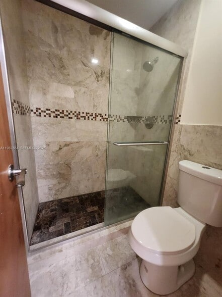 Building Photo - 20005 NE 3rd Ct