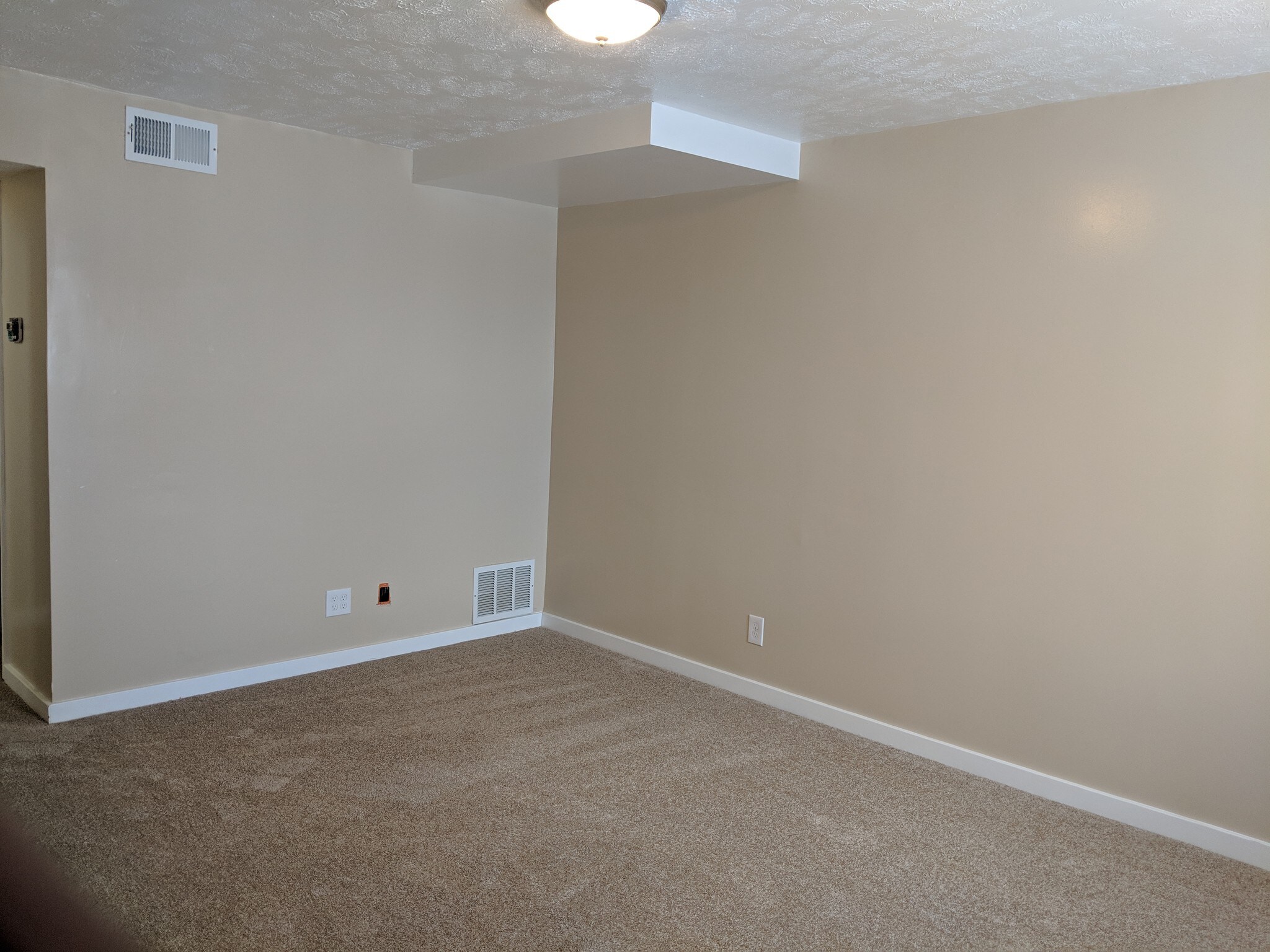 Building Photo - 186 Juniper Dr