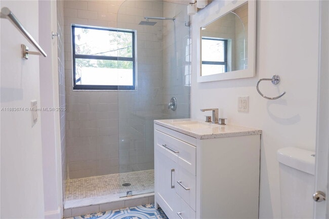 Building Photo - 5938 NE 5th Ave