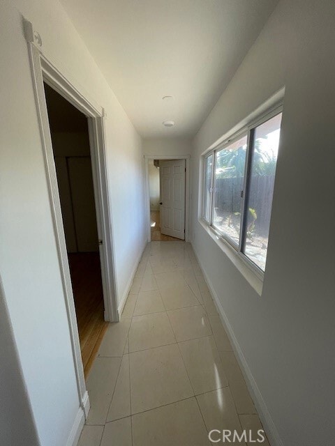 Building Photo - 1445 Edgecliff Ln
