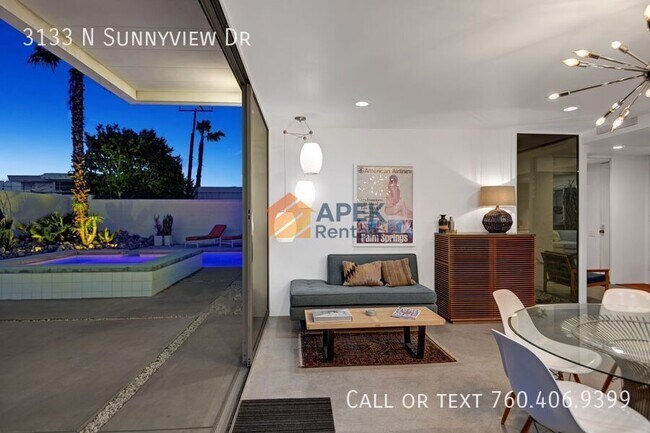 Building Photo - 3133 N Sunnyview Dr