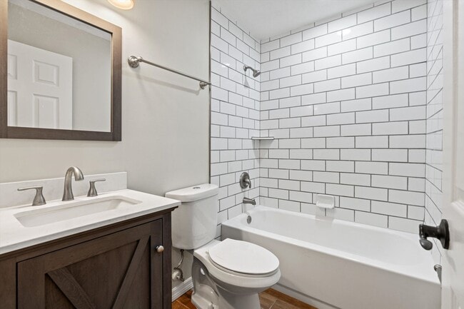 Building Photo - Beautiful Condo