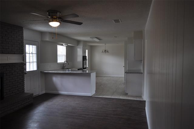 Building Photo - 2232 Shady Brook Dr