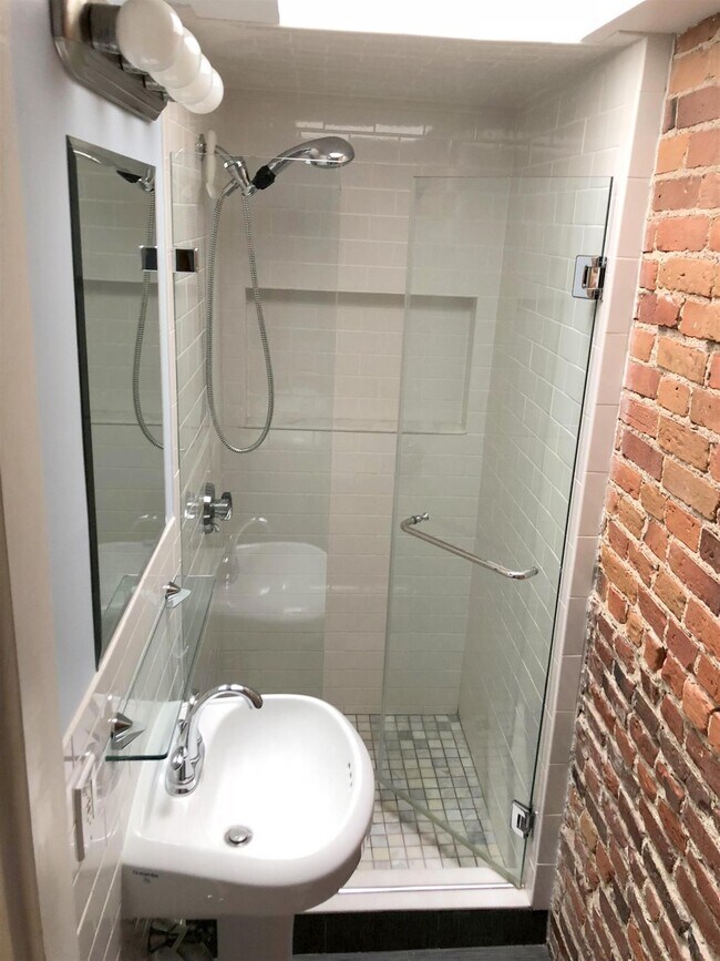 Building Photo - 24 Wyatt St