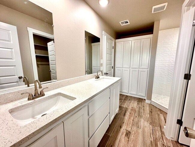 Building Photo - New Construction Home in Blanchard - Move in Deposit-Free (If Qualified)