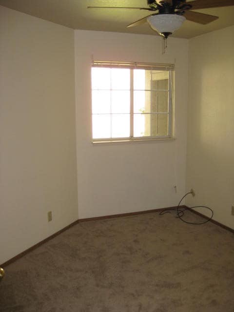 Building Photo - 3 Bedroom close to PV High School