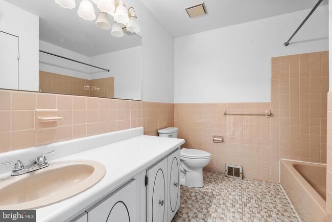 Building Photo - 3964 Bainbridge Ct