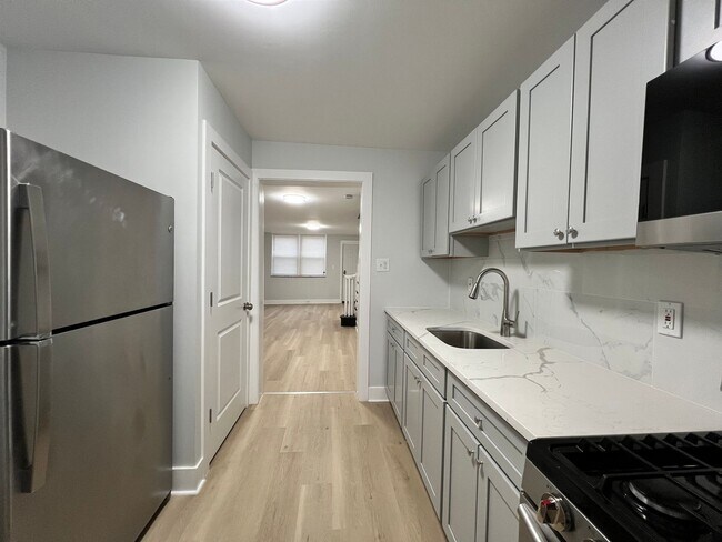 Building Photo - Newly Remodeled 3b/1b House in South Philly! Section 8 Only