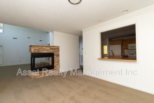 Building Photo - 2084 Allenridge Dr