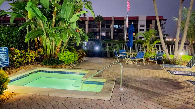 Building Photo - 107 Half Moon Cir