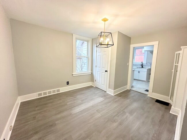 Building Photo - 2805 Louisiana Ave