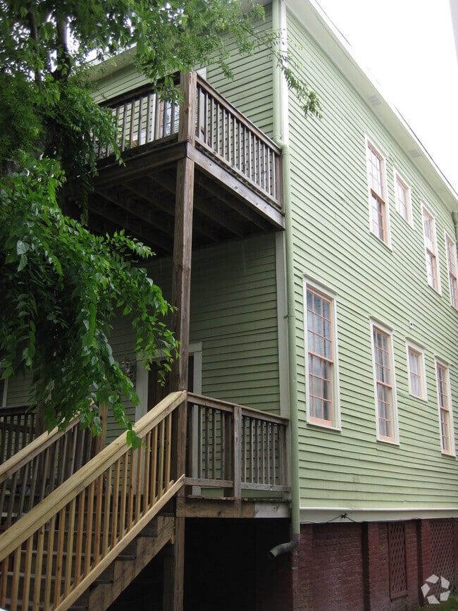 Building Photo - DOWNTOWN/SCAD-NEAR FORSYTH PARK