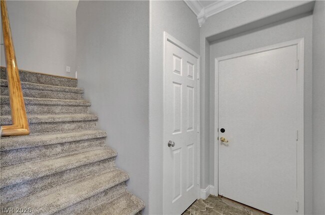 Building Photo - 2050 W Warm Springs Rd