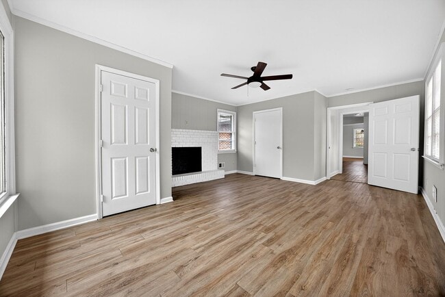 Building Photo - AVAILABLE NOW! ALL-BRICK RANCH IN WEST COLUMBIA!