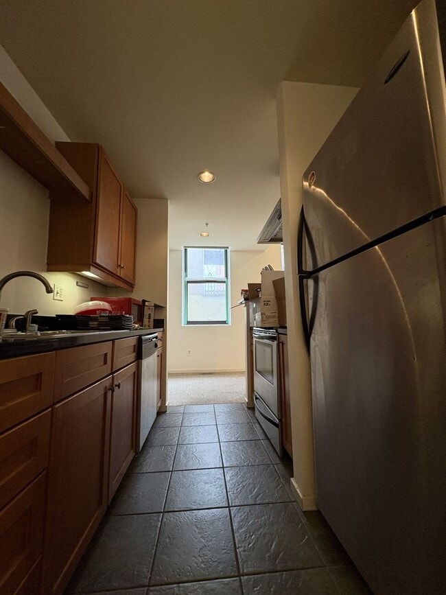 Building Photo - Spacious and Lovely Fed Hill 2bd/2ba Condo with CAC, W/D and more!