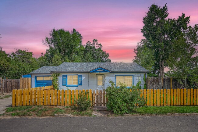 One car garage and 2 off street parking spaces - 1708 Aspen St