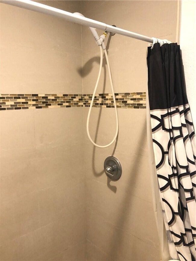 Building Photo - 21 SW 109th Ave