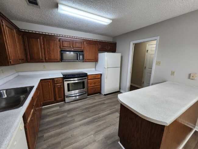 Building Photo - 15 Honey Locust Ct