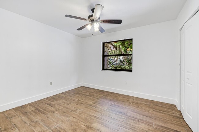 Building Photo - 7620 SW 59th Ave