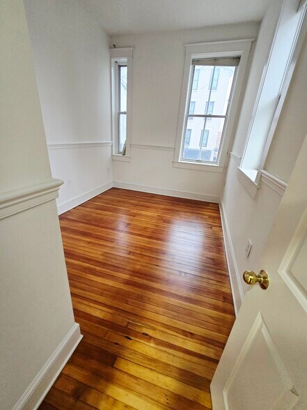 Building Photo - 101 S Saint Asaph St