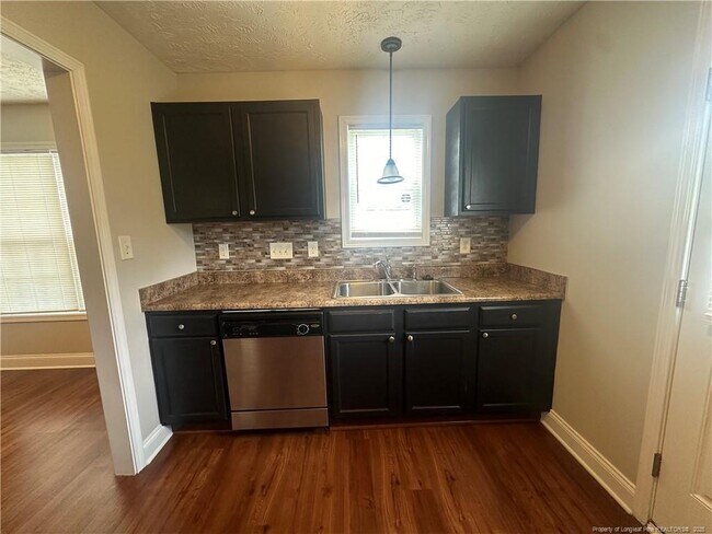 Building Photo - 450 Copper Creek Dr