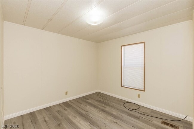 Building Photo - 1130 E Mesquite Ave