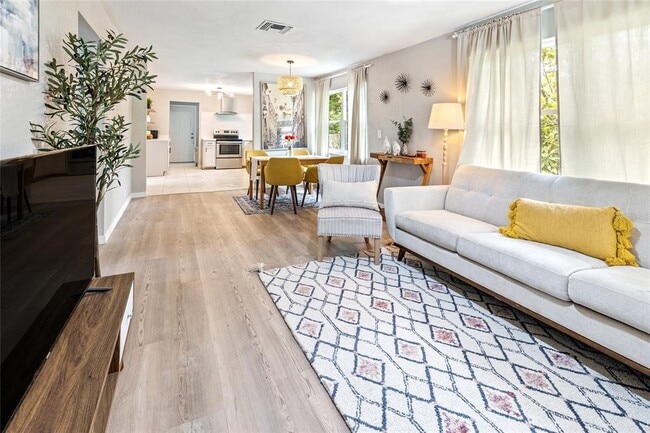 Building Photo - 3607 E 24th Ave