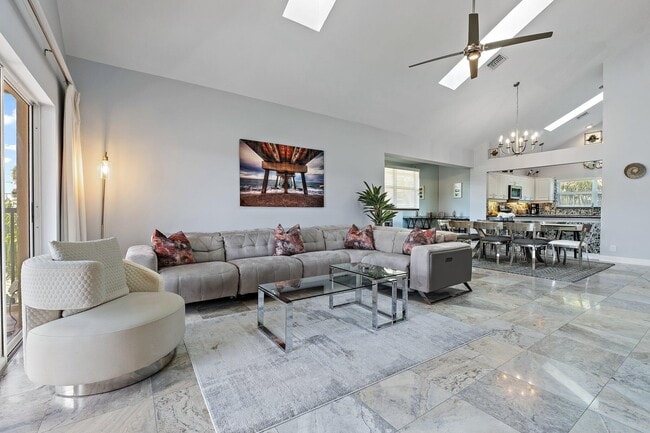 Building Photo - 4161 S US Hwy 1