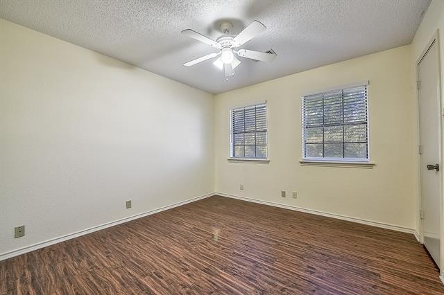 Building Photo - 720 Lakeshore Dr