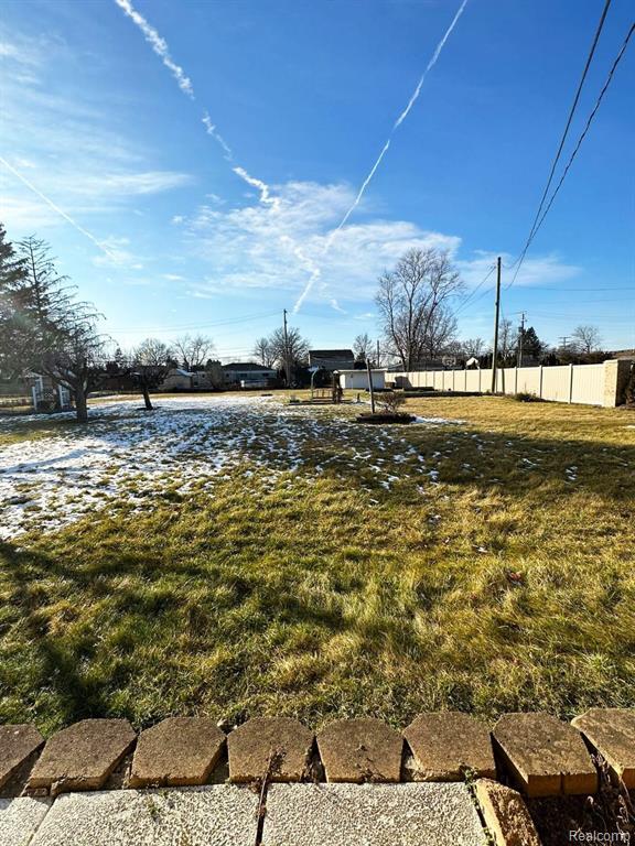 Building Photo - 6615 Fairwood Dr