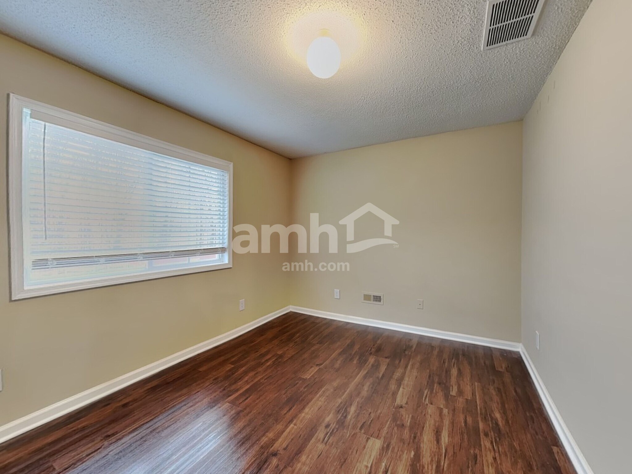 Building Photo - 4404 Garden Club St