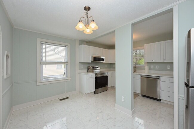 Building Photo - Renovated East Nashville Home | 3BR + Washer/Dryer + Off-Street Parking