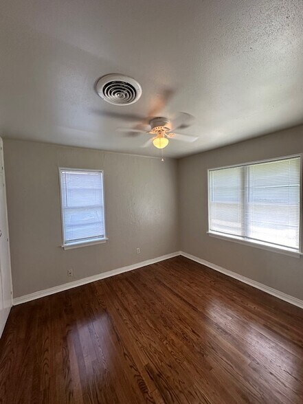 Building Photo - 4228 NW 15th St